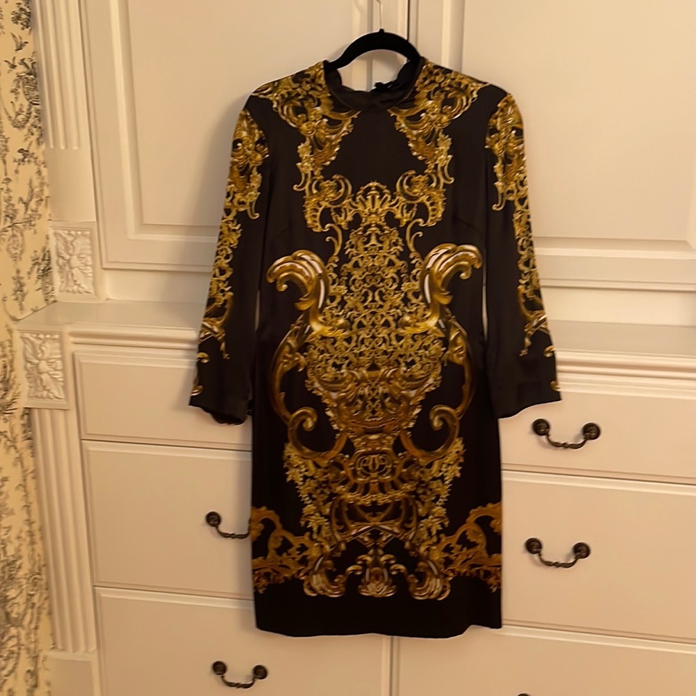 Just Cavalli elegant dress. Only worn twice.